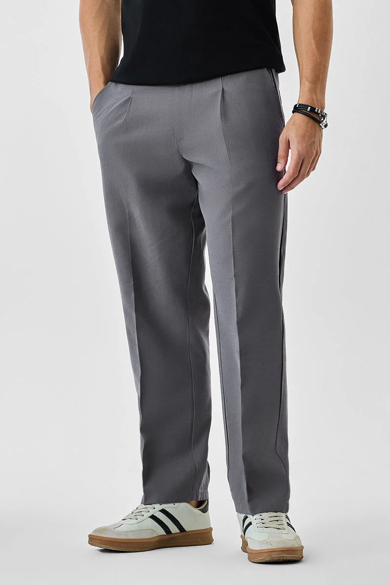 سنيتش بنطلون رمادي بقصة مريحة